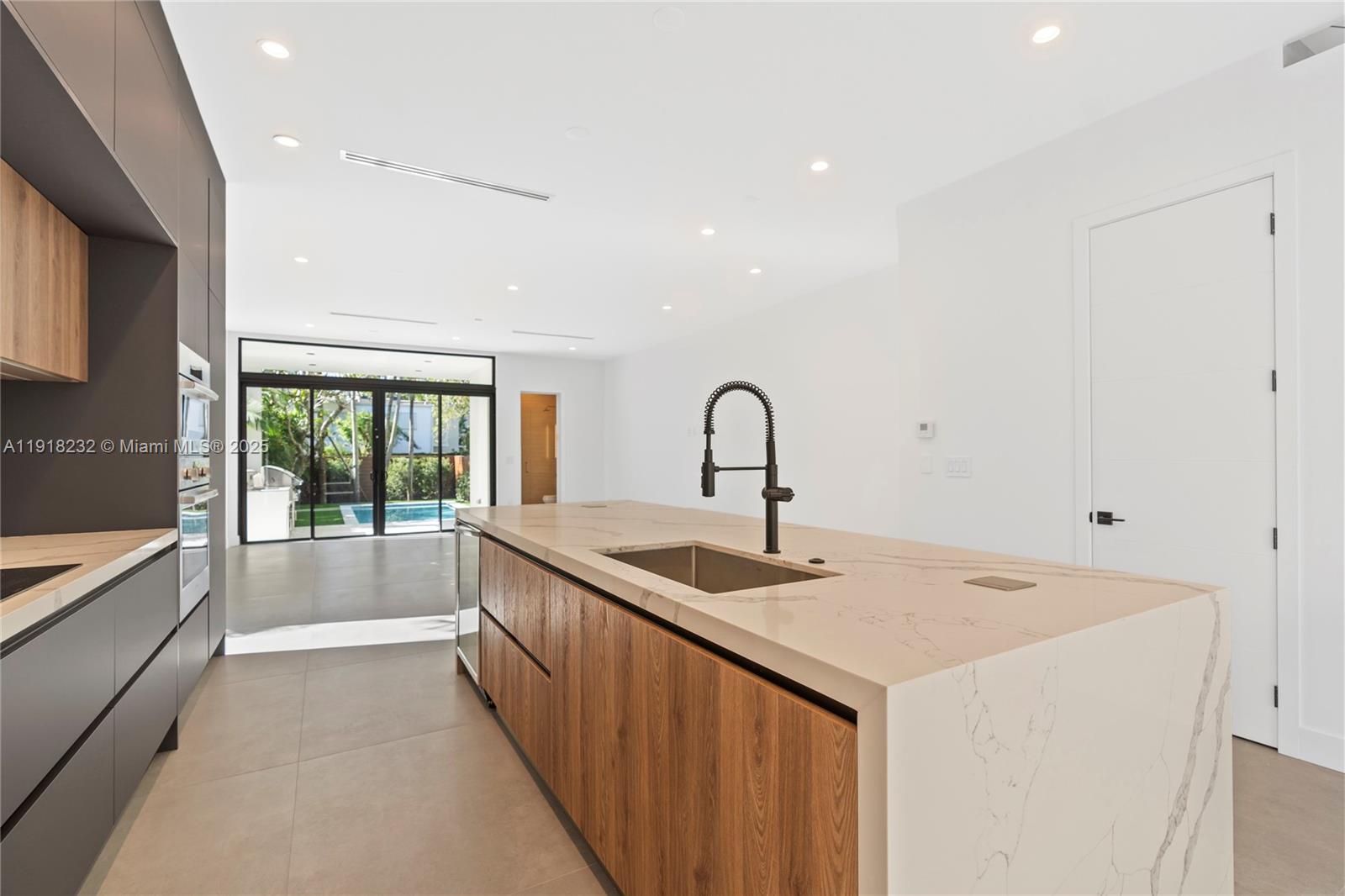 3026 Aviation Ave # 1