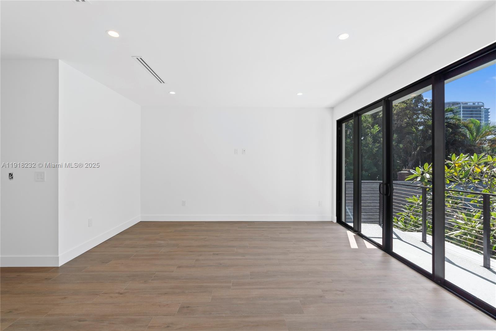 3026 Aviation Ave # 1