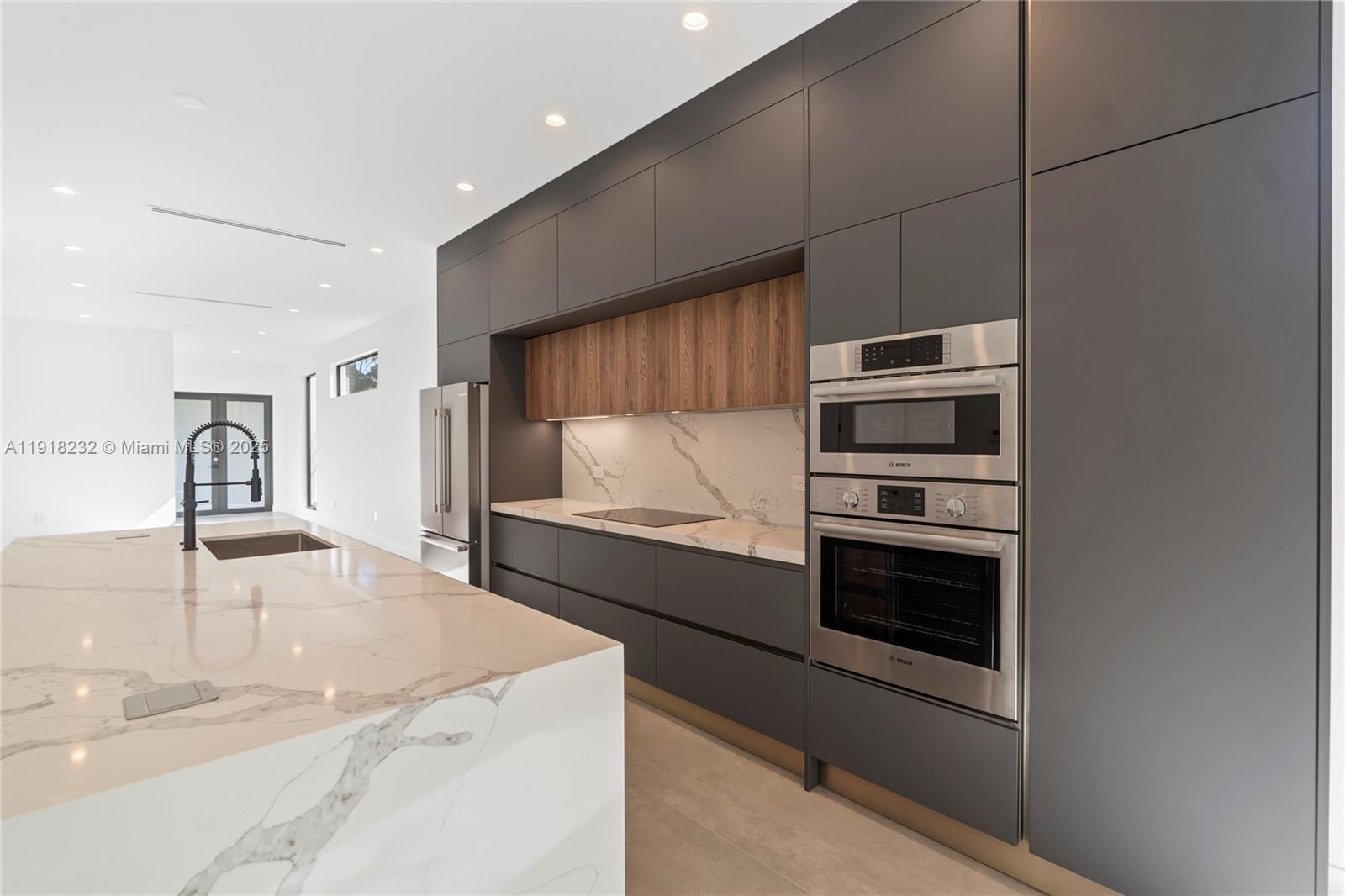 3026 Aviation Ave # 1