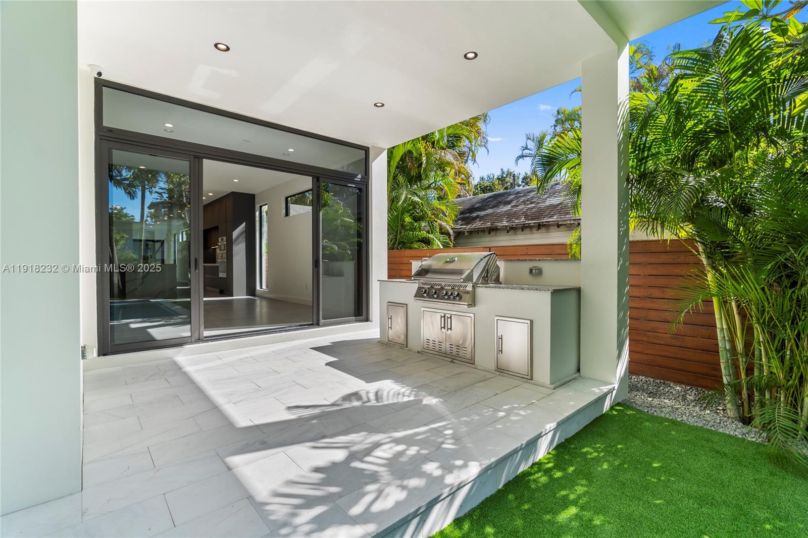 3026 Aviation Ave # 1