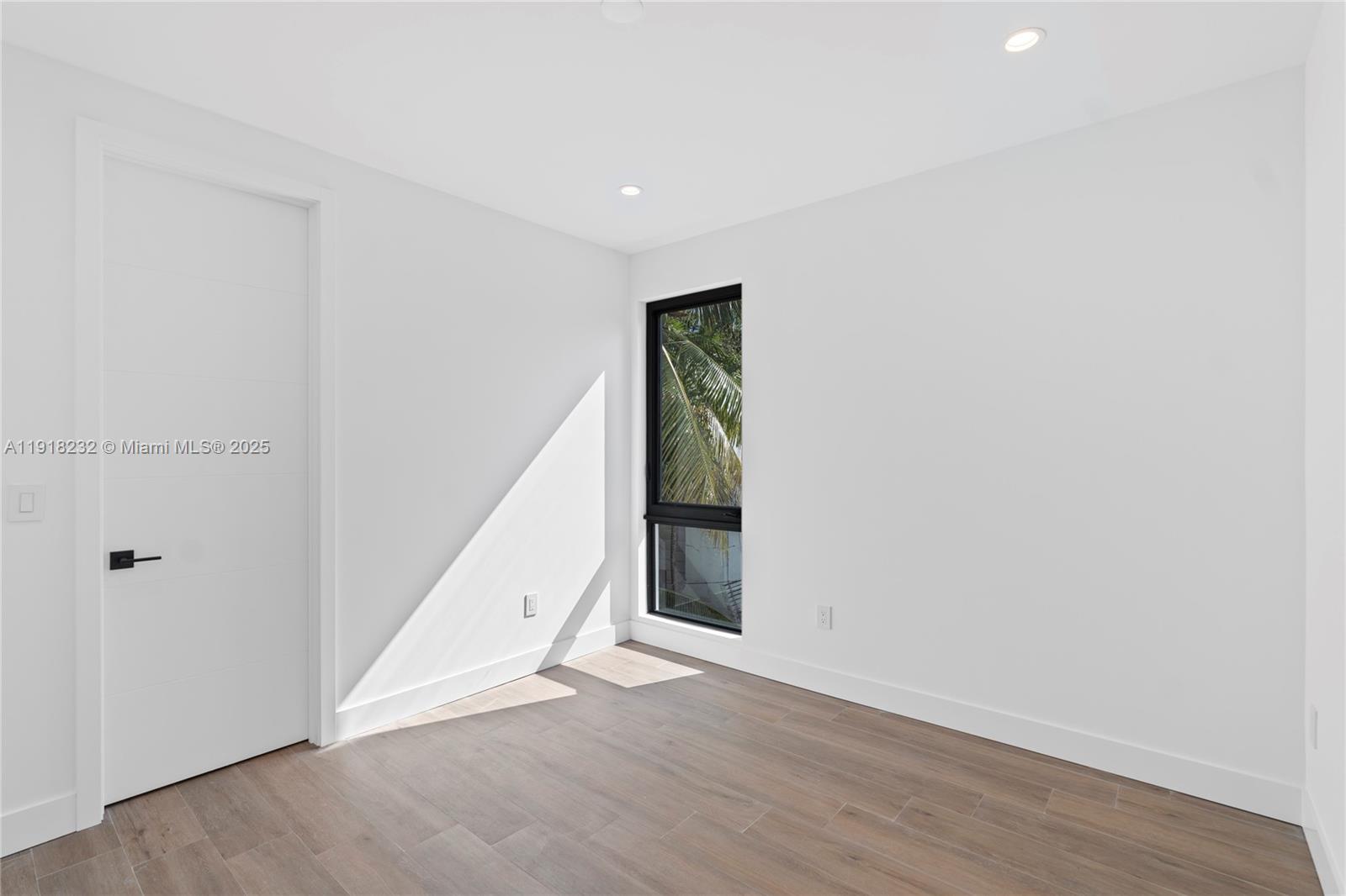 3026 Aviation Ave # 1