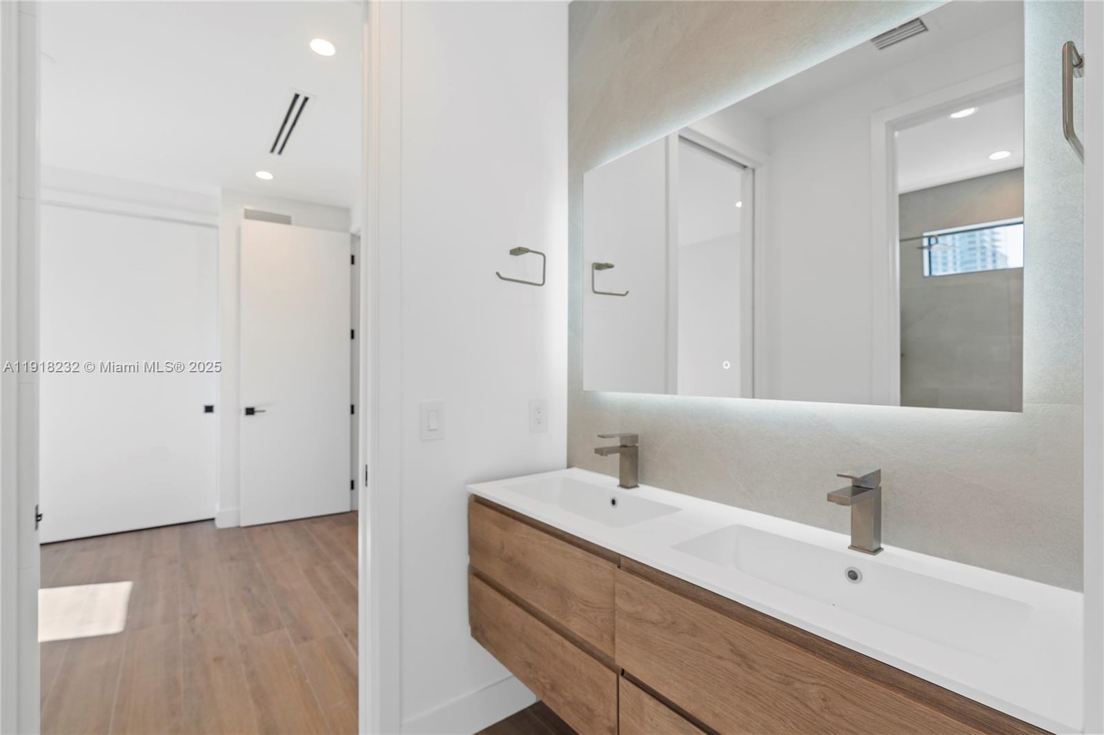 3026 Aviation Ave # 1