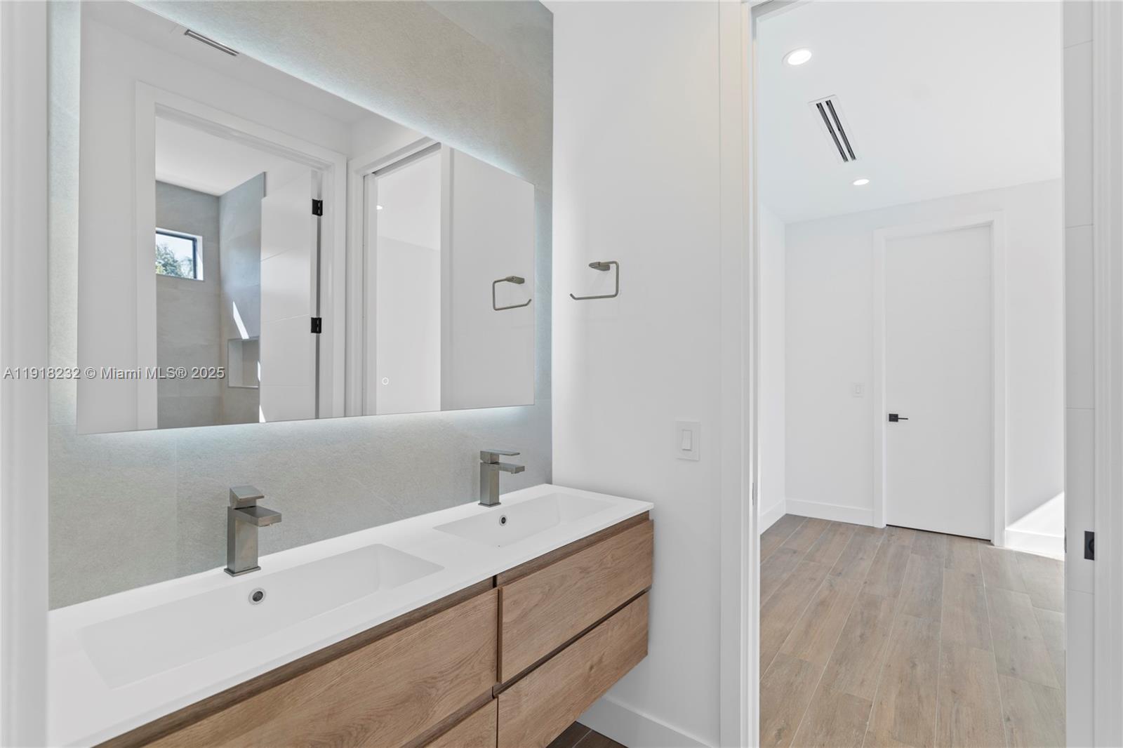 3026 Aviation Ave # 1