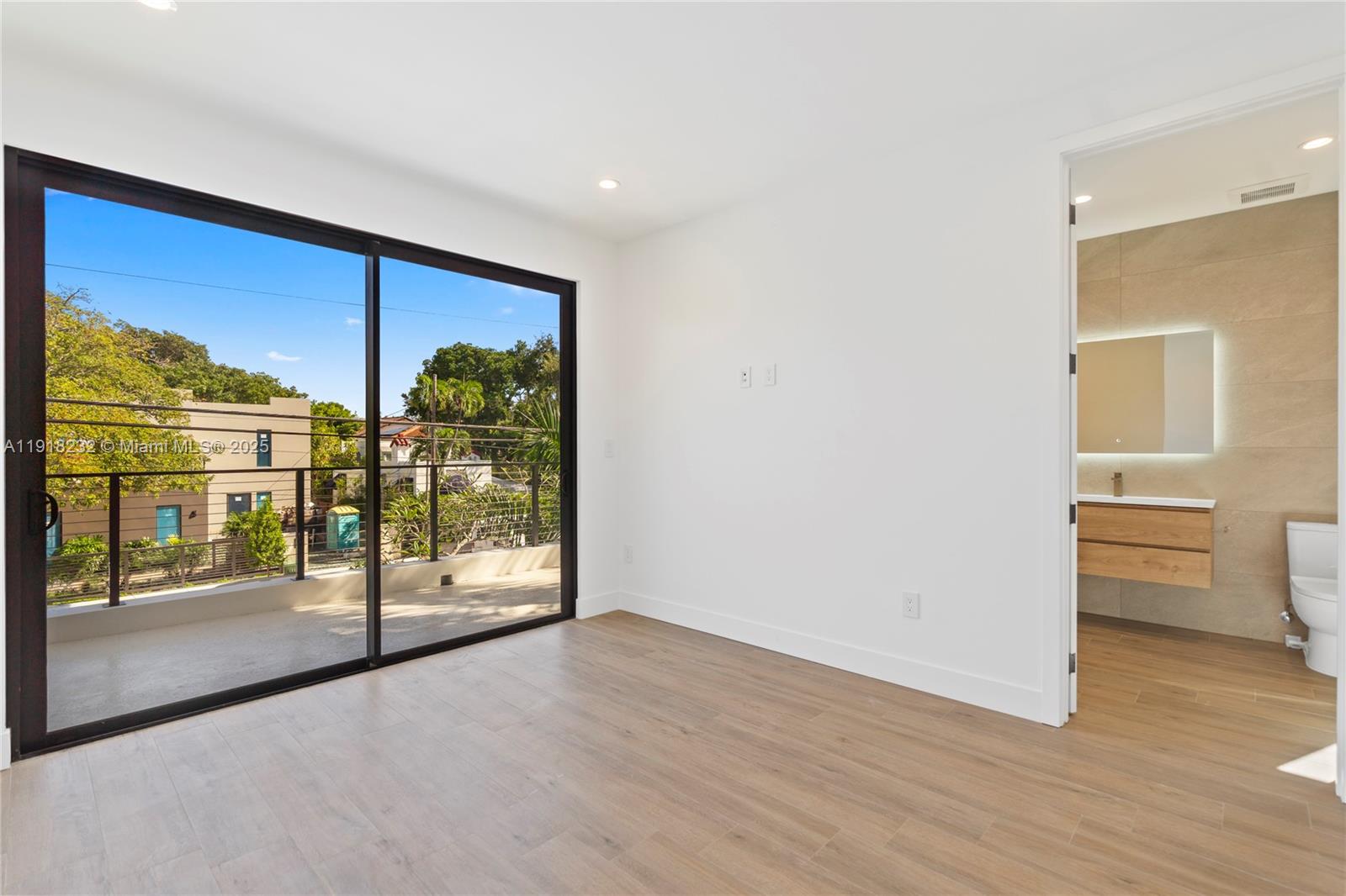 3026 Aviation Ave # 1