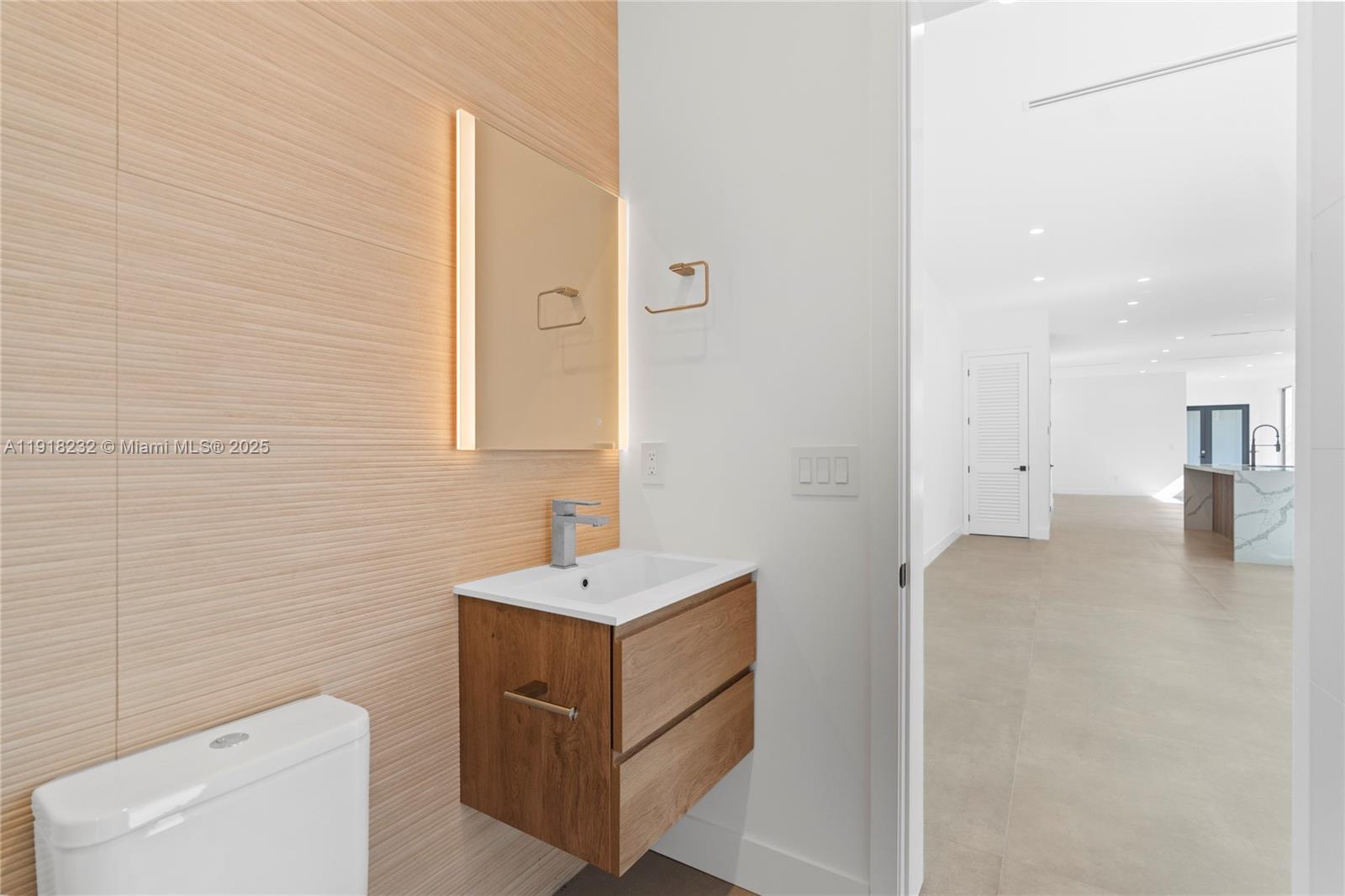 3026 Aviation Ave # 1