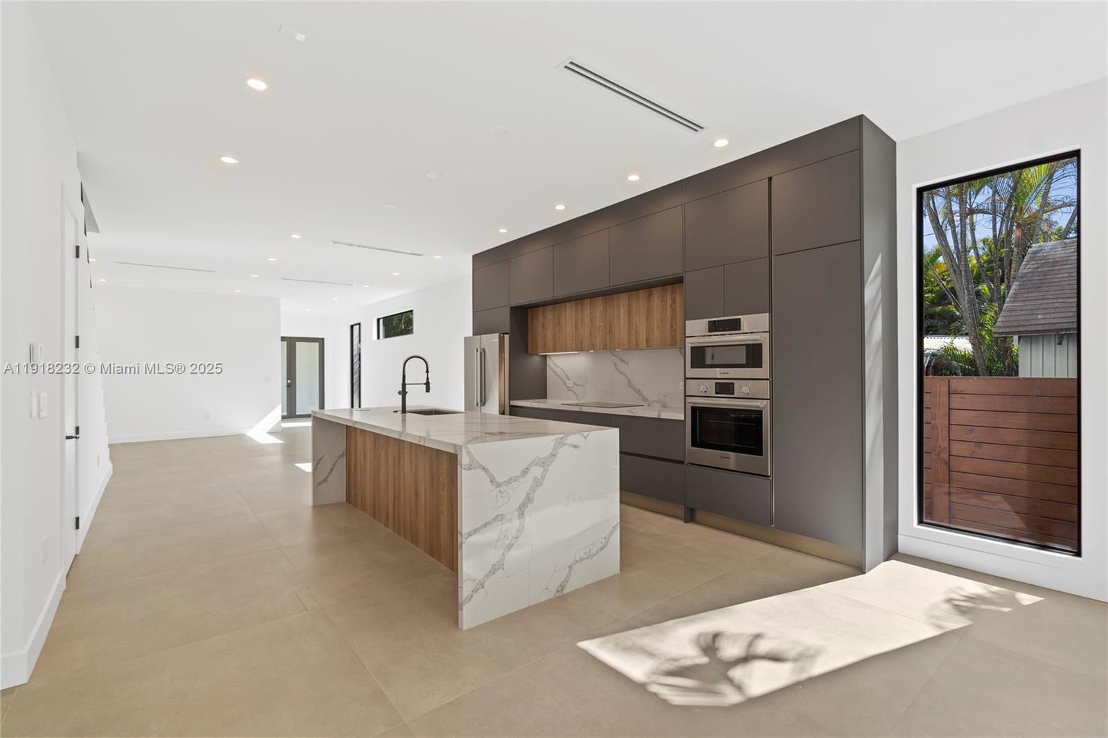 3026 Aviation Ave # 1