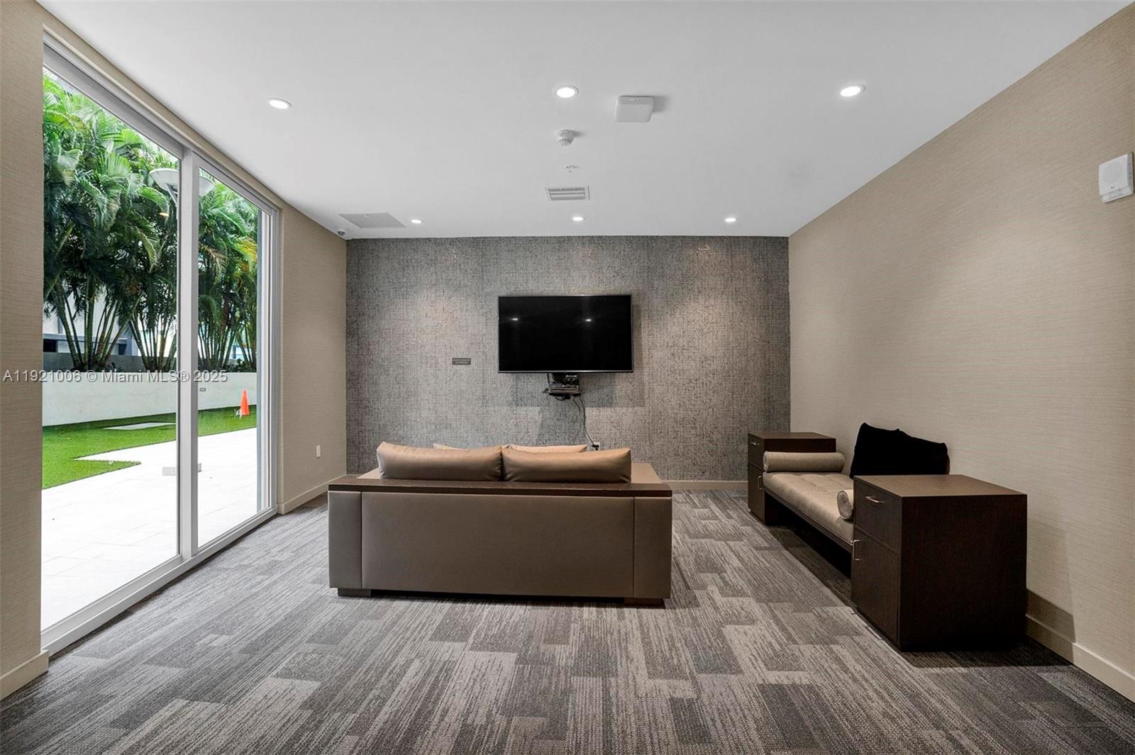 1010 SW 2nd Ave # 1004