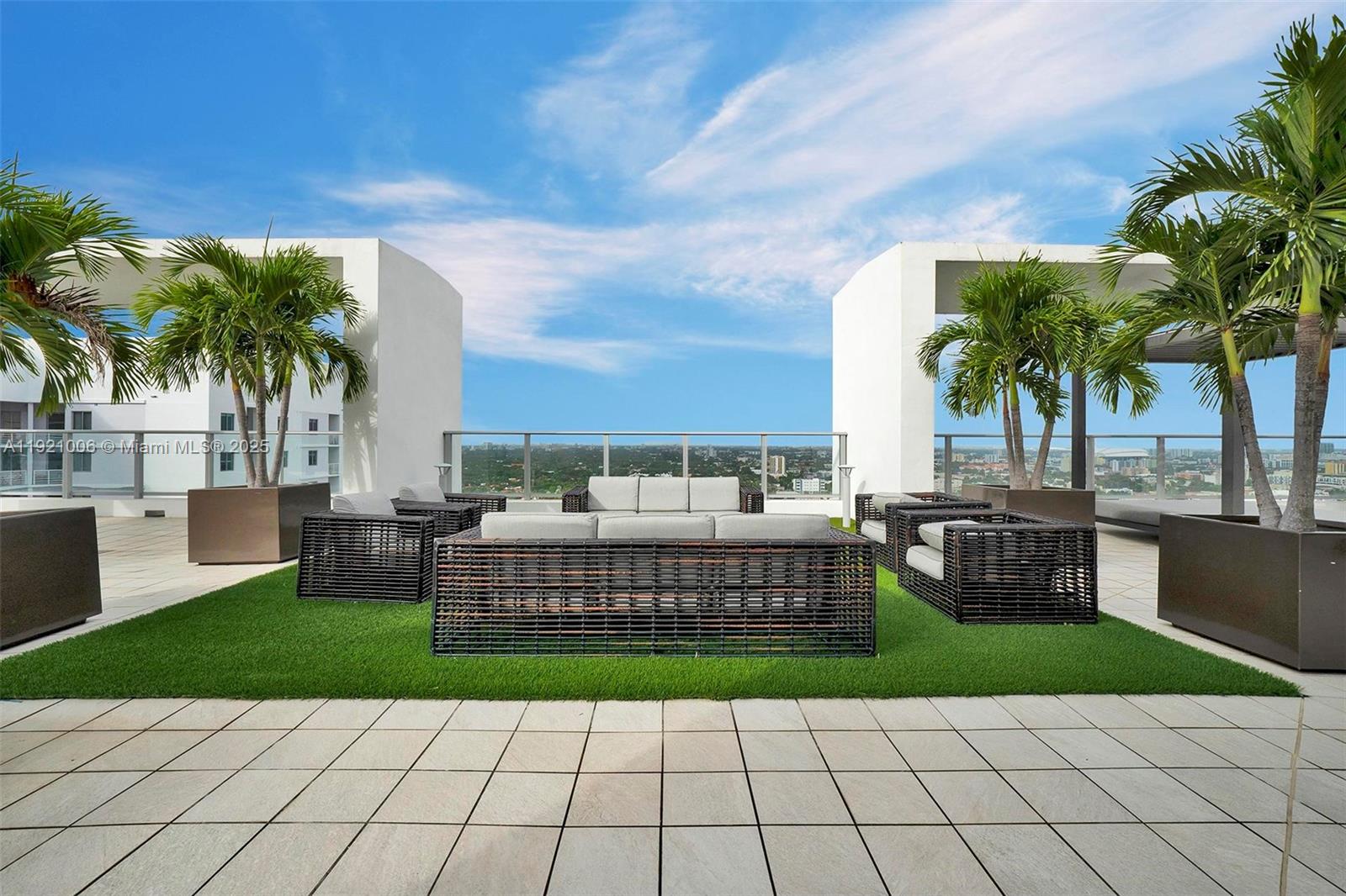 1010 SW 2nd Ave # 1004