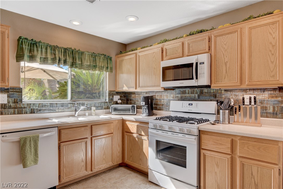 10433 Vinson Point Avenue