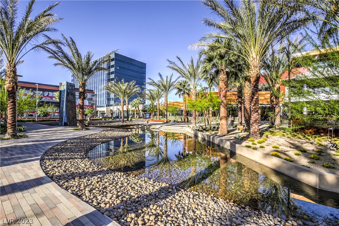 8005 Verde Springs Drive