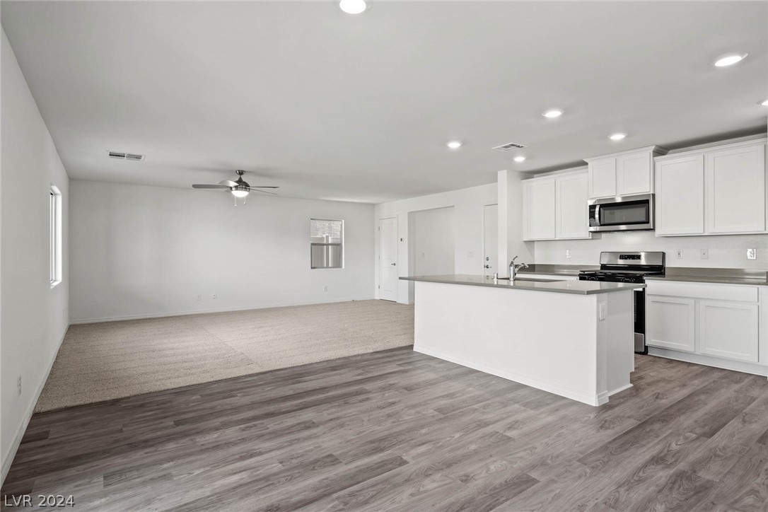 4138 Gold Cactus Street