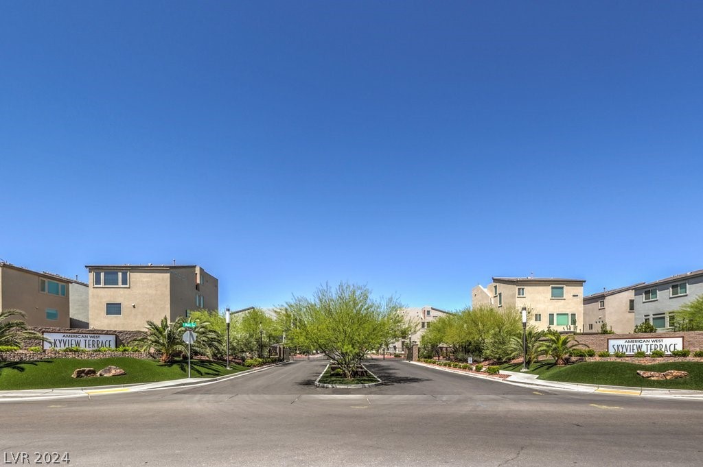 8027 Haywood Estate Avenue