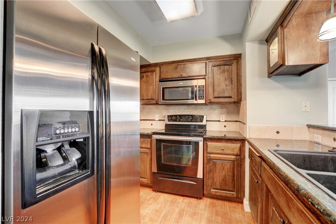 1150 North Buffalo Drive 2073