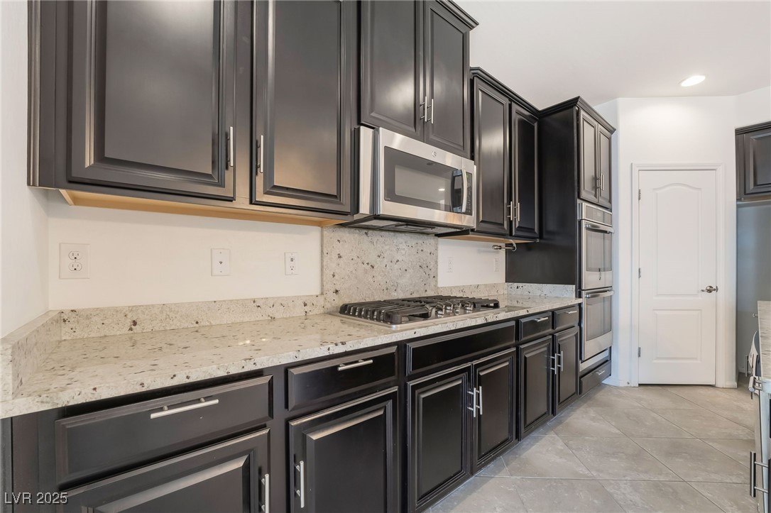 8103 LENNOX VIEW Lane