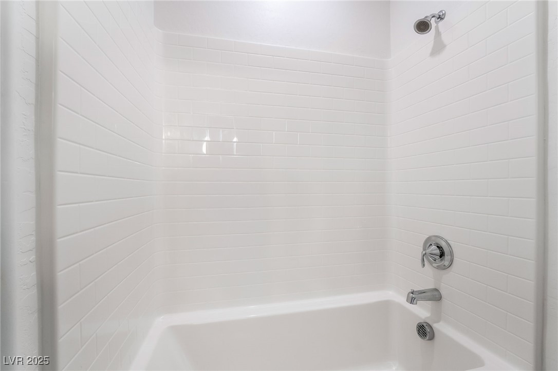 8103 LENNOX VIEW Lane