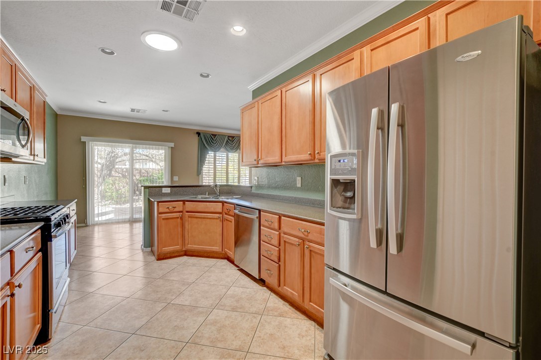 7556 Wingspread Street