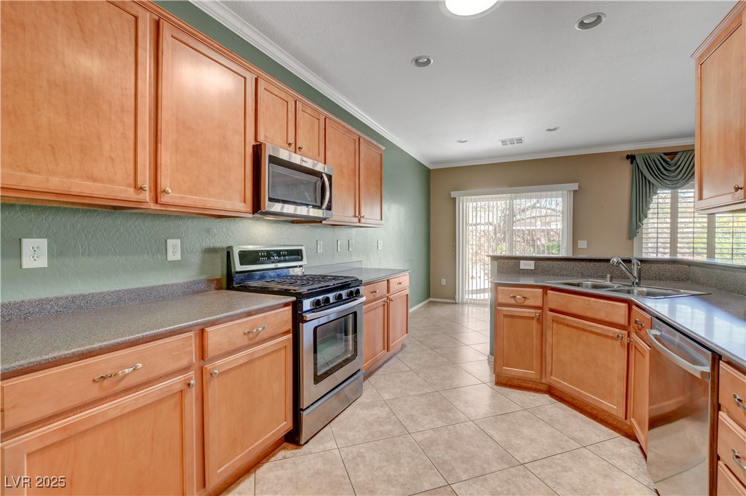 7556 Wingspread Street