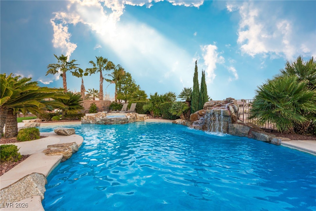 8560 Grand Palms Circle