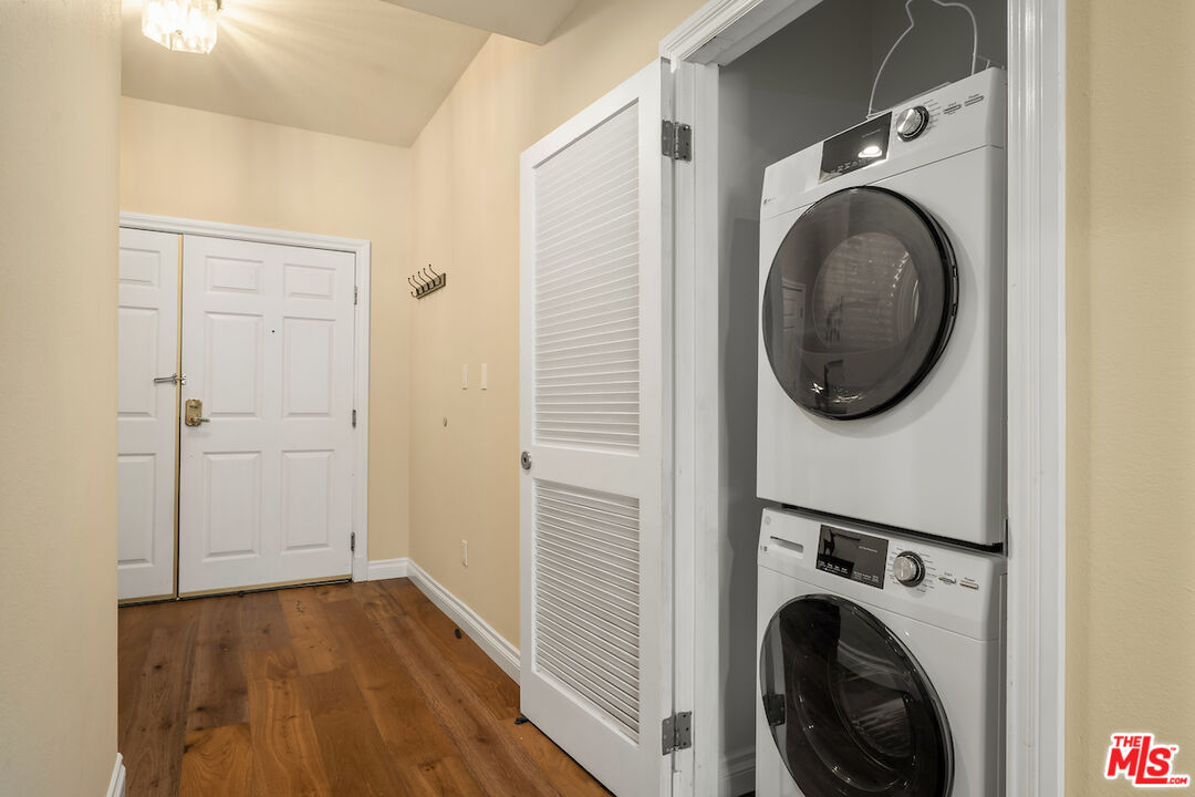 1800 Butler Ave Unit: 102
