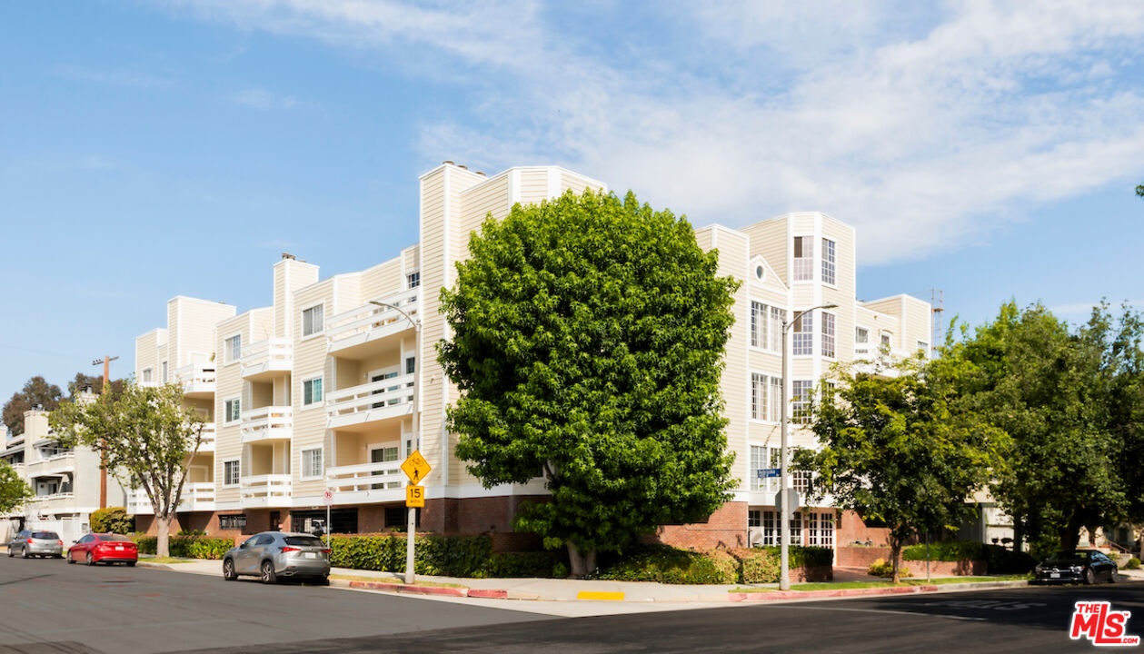 1800 Butler Ave Unit: 102