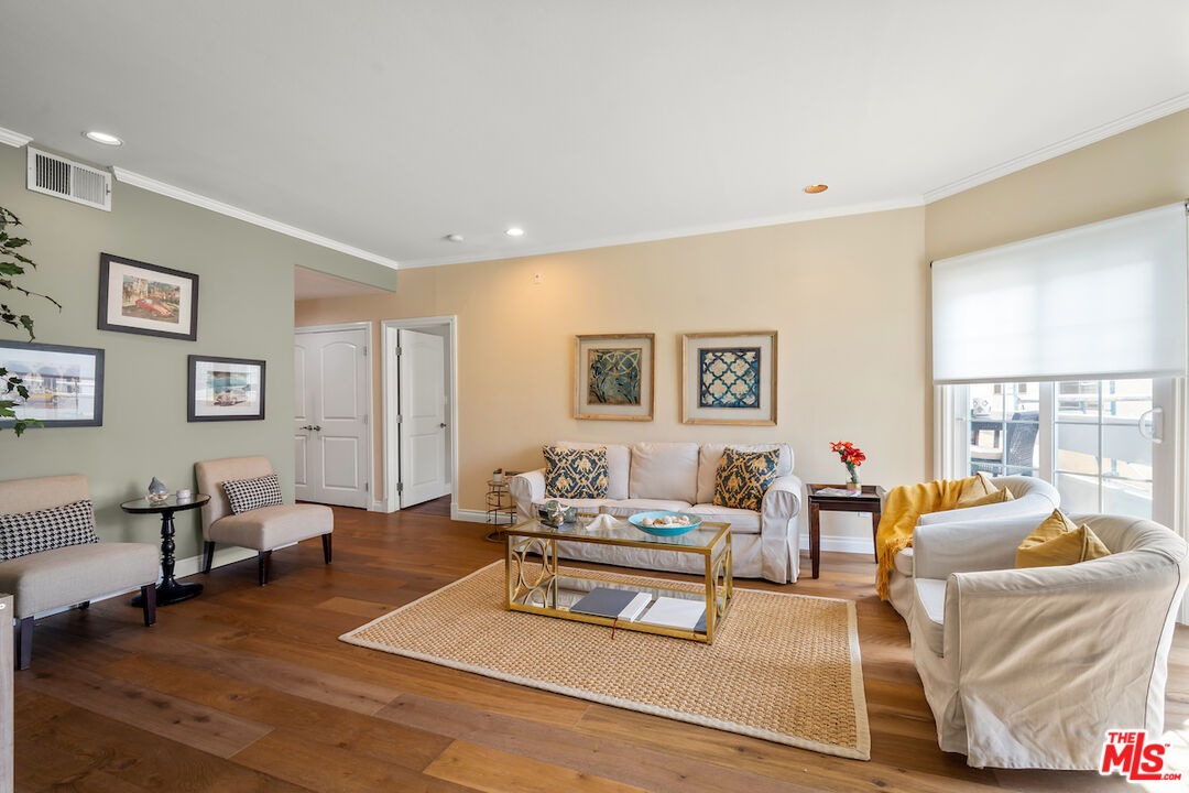 1800 Butler Ave Unit: 102