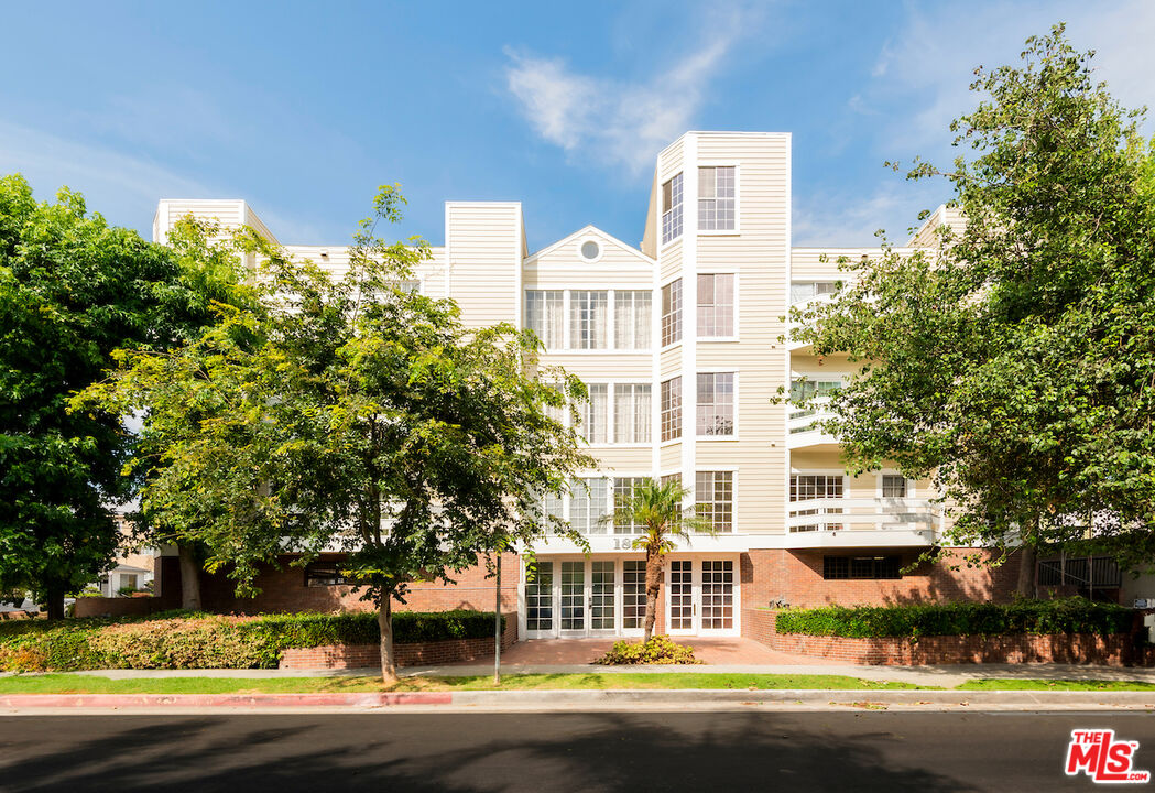 1800 Butler Ave Unit: 102
