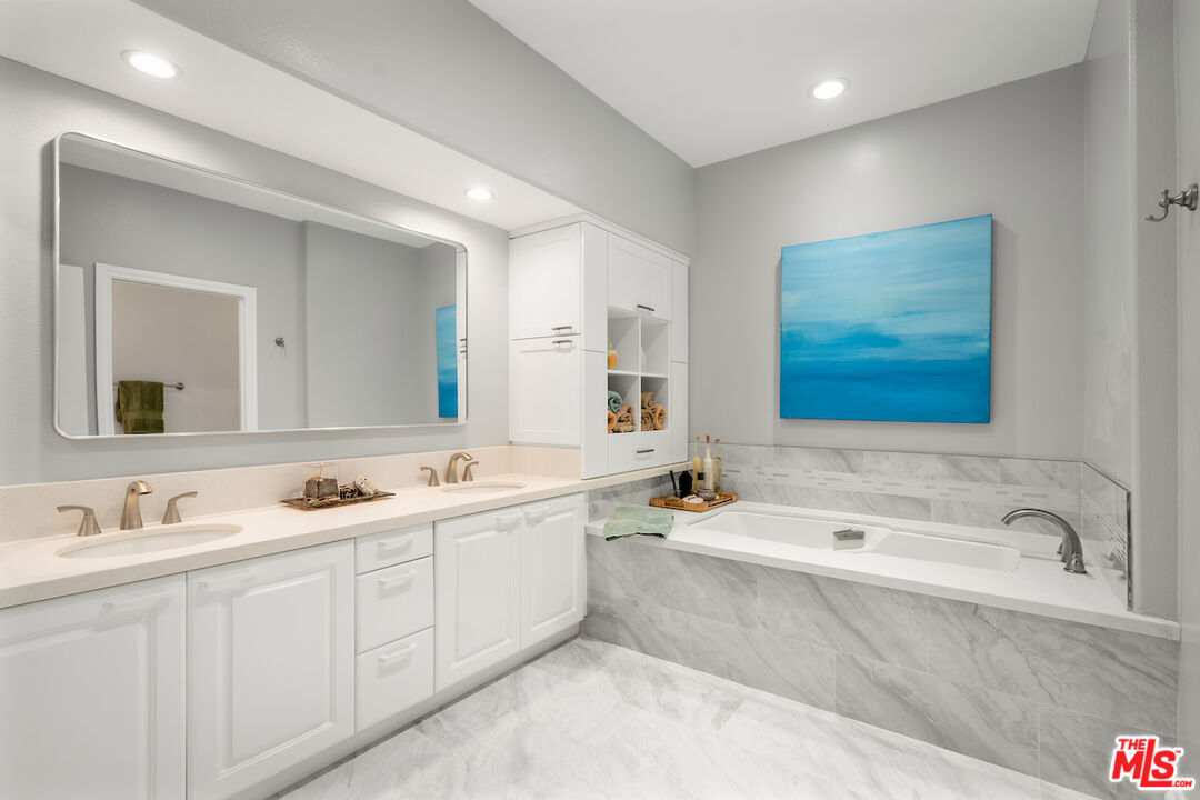 1800 Butler Ave Unit: 102