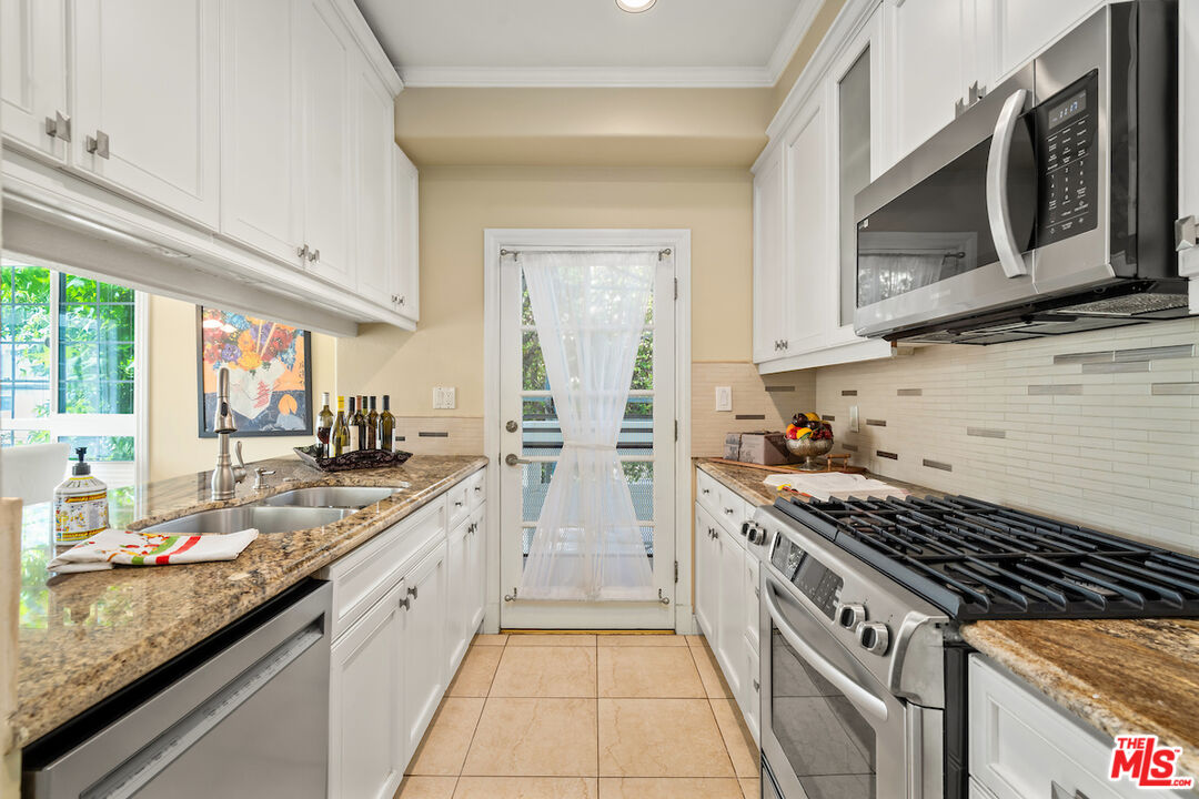 1800 Butler Ave Unit: 102