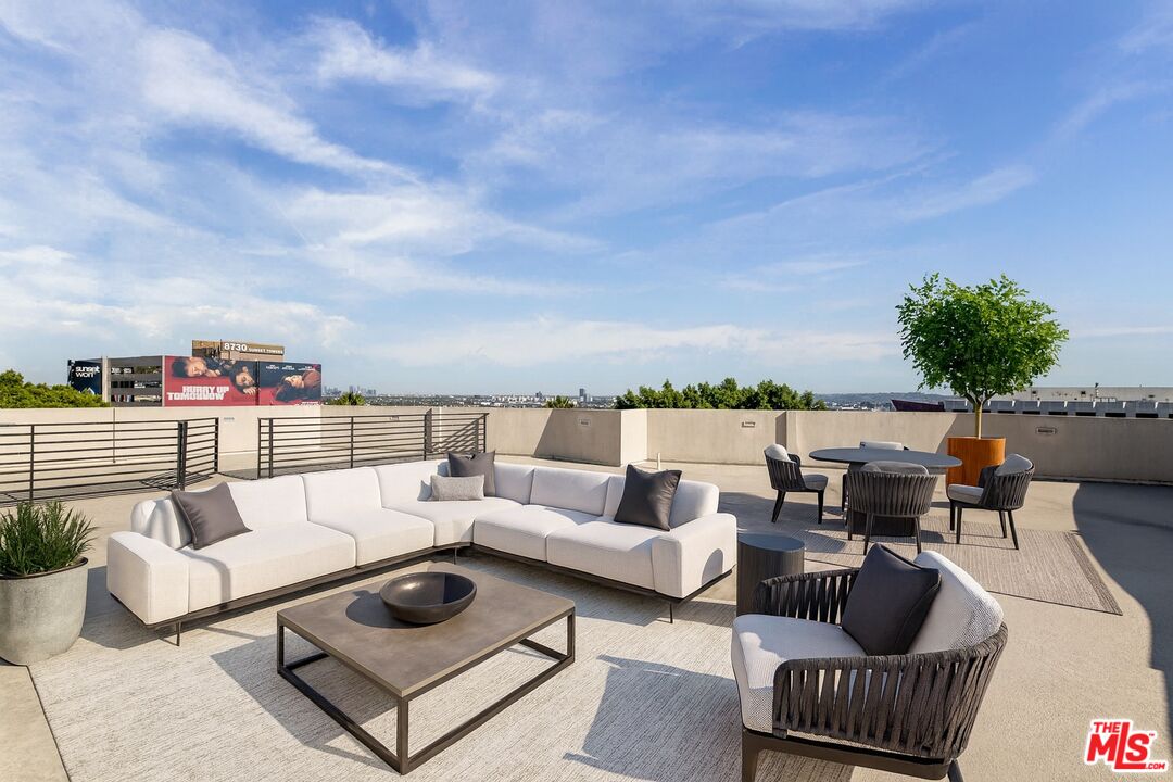 8788 Shoreham Dr Unit: PH43