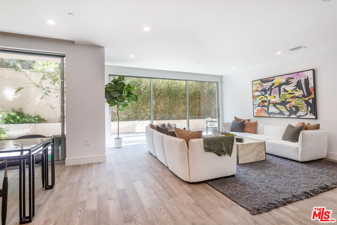 728 N Sweetzer Ave Unit: 109