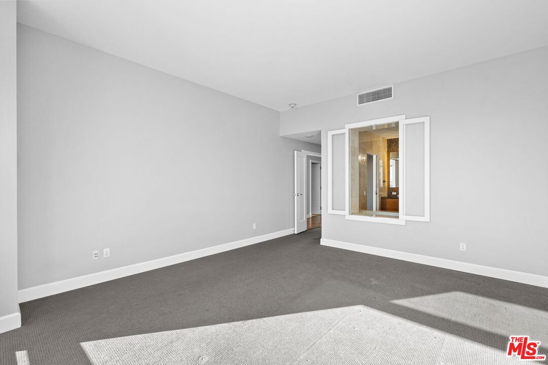 900 W Olympic Blvd Unit: 31C