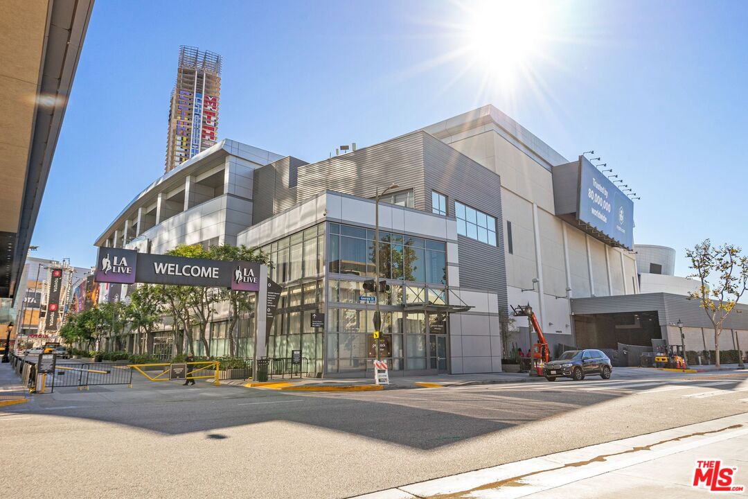 900 W Olympic Blvd Unit: 31C