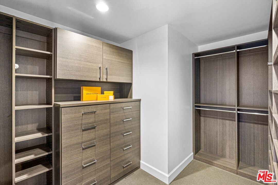 900 W Olympic Blvd Unit: 31C