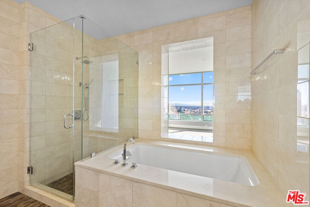 900 W Olympic Blvd Unit: 31C