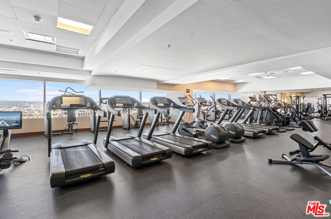 900 W Olympic Blvd Unit: 31C