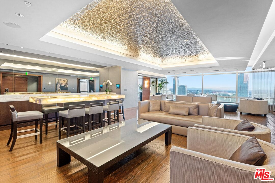 900 W Olympic Blvd Unit: 31C