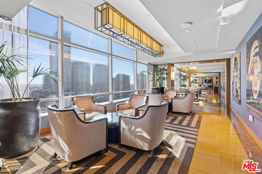 900 W Olympic Blvd Unit: 31C