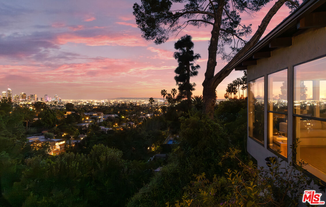 1818 Micheltorena St