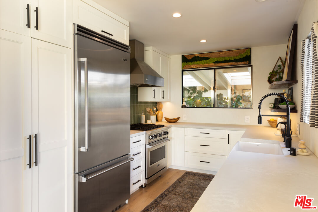 1818 Micheltorena St