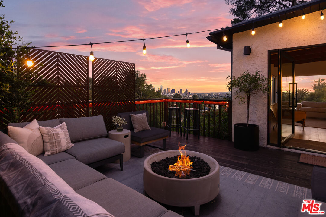 1818 Micheltorena St