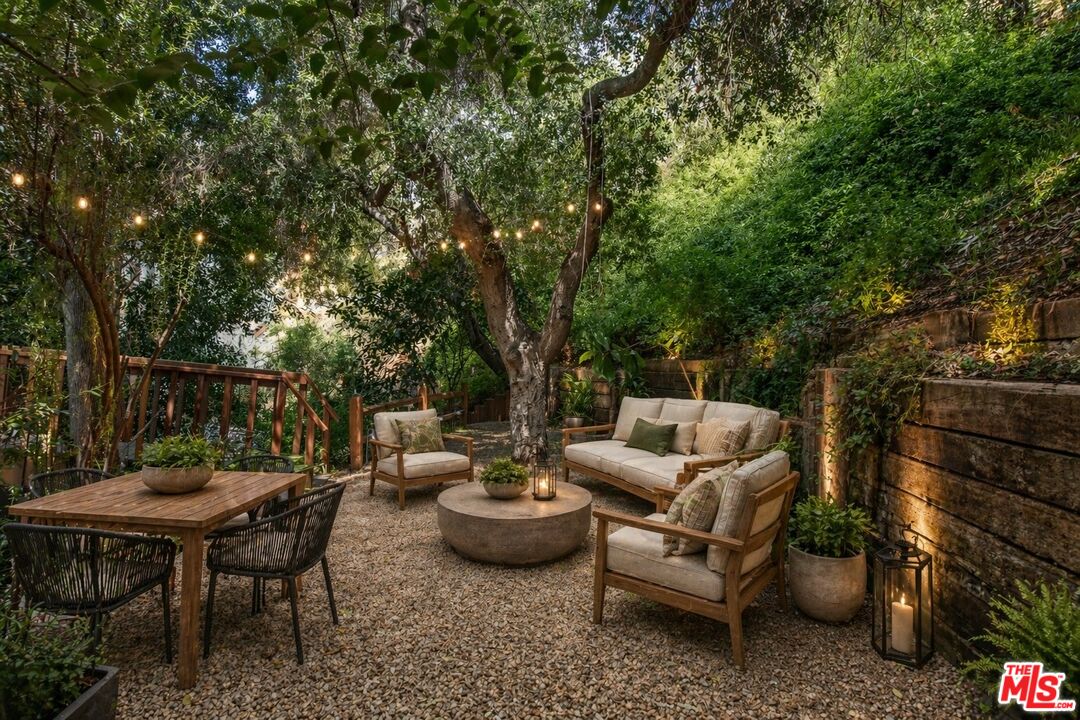 2180 Laurel Canyon Blvd