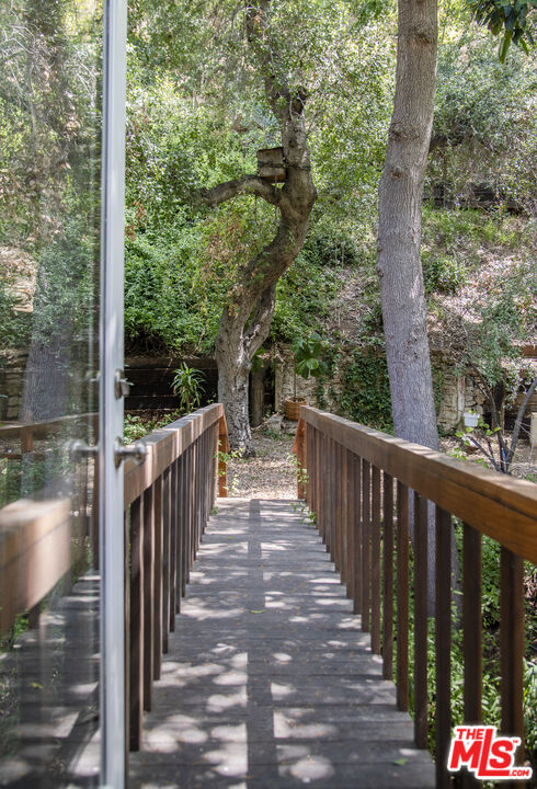 2180 Laurel Canyon Blvd