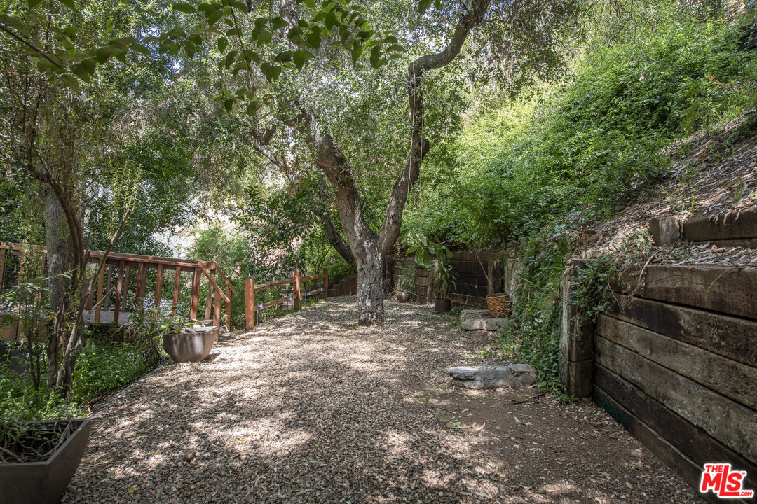 2180 Laurel Canyon Blvd