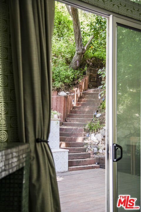 2180 Laurel Canyon Blvd