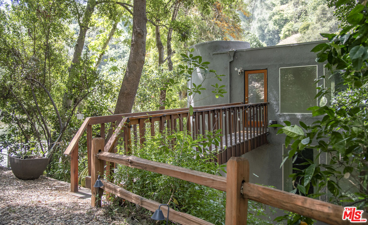 2180 Laurel Canyon Blvd