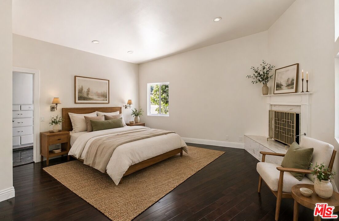 2180 Laurel Canyon Blvd