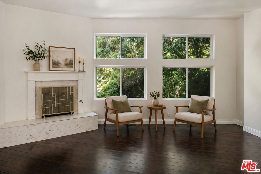 2180 Laurel Canyon Blvd