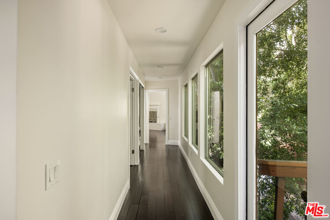 2180 Laurel Canyon Blvd