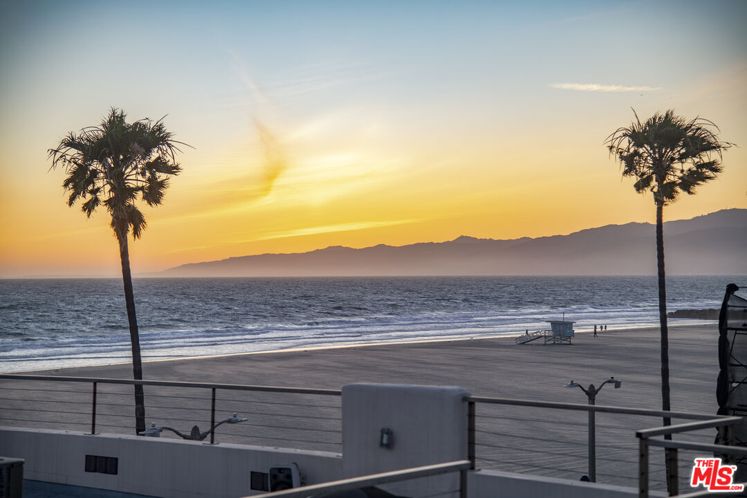 3011 Ocean Front Walk
