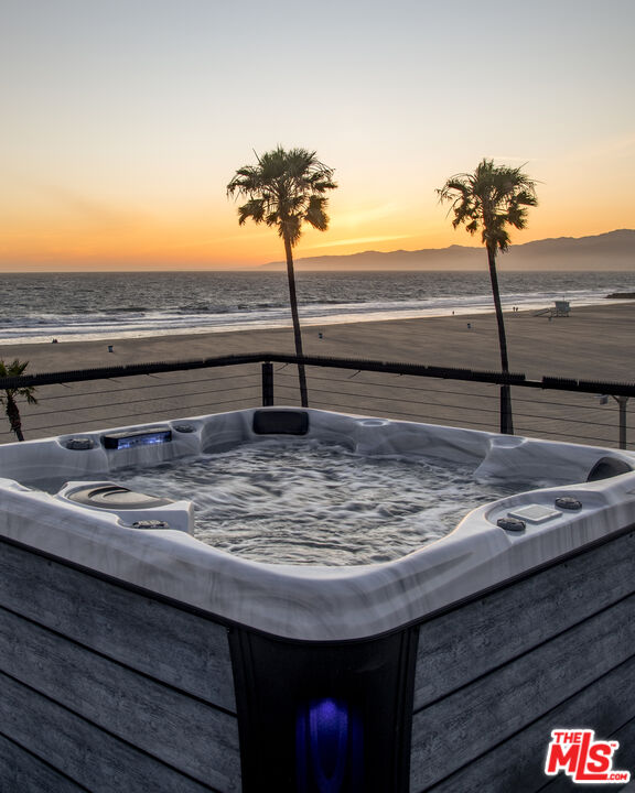 3011 Ocean Front Walk